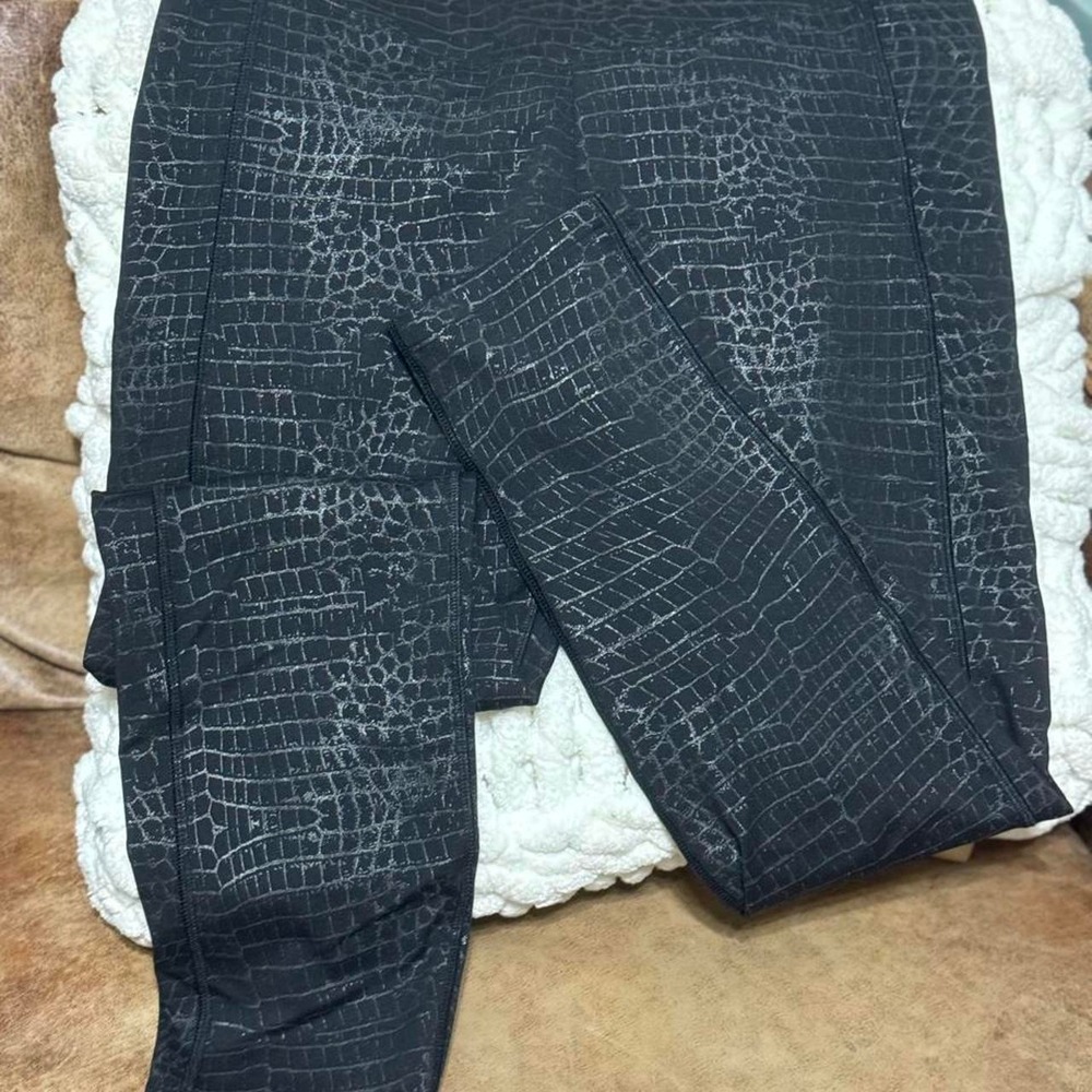 PINK Sport Black Crocodile Animal Print Athletic Leggings Womens Large